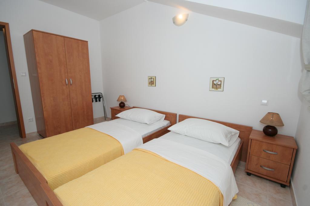 Apartments Mavarcica Trogir Room photo