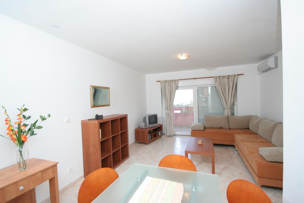 Apartments Mavarcica Trogir Room photo